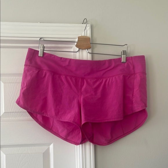 Lululemon Sonic Pink Speed Up Low Rise Short 2.5" Size 14 - Picture 2 of 6